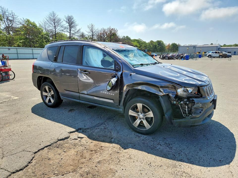 63584556 :رقم المزاد ، 1C4NJDEB4GD545948 vin ، 2016 Jeep Compass مزاد بيع