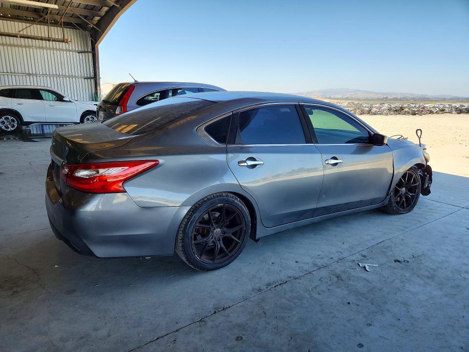 63607846 :رقم المزاد ، 1N4AL3AP5HN363410 vin ، 2017 Nissan Altima مزاد بيع