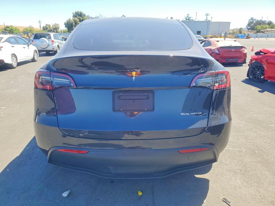 Продажа на аукционе авто 2024 Tesla Model Y, vin: 7SAYGDEEXRF025256, номер лота: 63736646