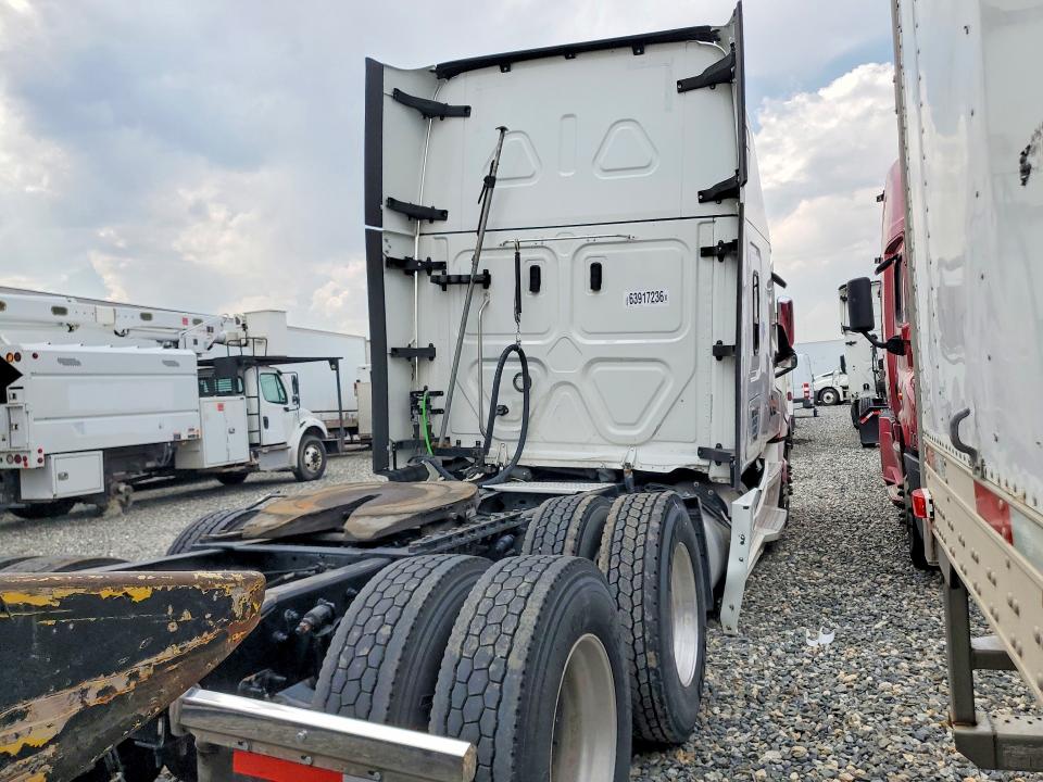63917236 :رقم المزاد ، 3AKJHHDR1MSMA6399 vin ، 2021 Freightliner Cascadia 126 مزاد بيع