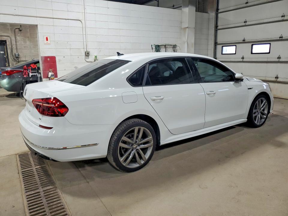 65161586 :رقم المزاد ، 1VWAA7A39JC028363 vin ، 2018 Volkswagen Passat مزاد بيع