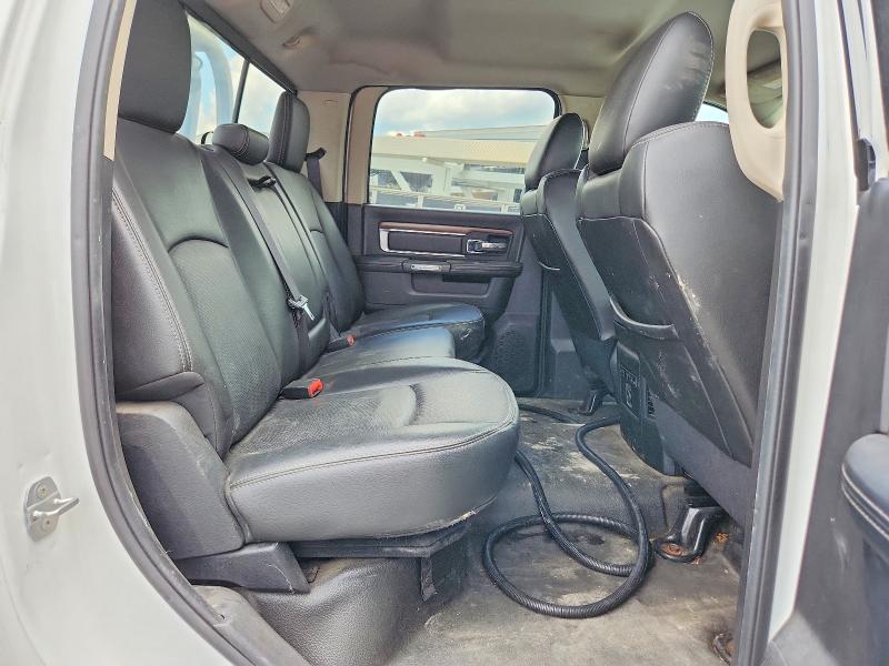 63942686 :رقم المزاد ، 3C7WRNEL7FG551467 vin ، 2015 Ram 5500 مزاد بيع