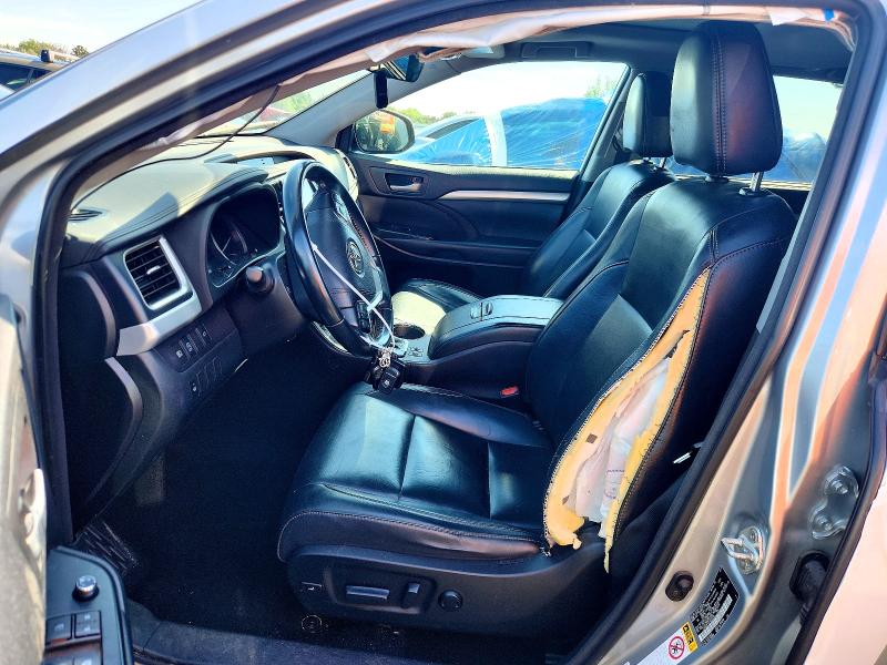Aukcja sprzedaży 2018 Toyota Highlander, vin: 5TDJZRFH8JS815749, numer aukcji: 61372806