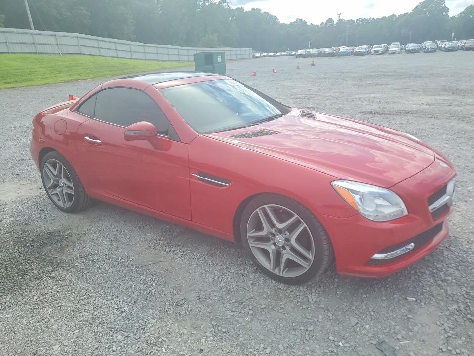 63573626 :رقم المزاد ، WDDPK4HA2FF113103 vin ، 2015 Mercedes-benz Slk مزاد بيع