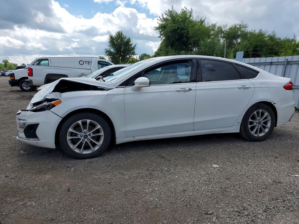 2020 Ford Fusion მანქანა იყიდება აუქციონზე, vin: 3FA6P0MU8LR100375, აუქციონის ნომერი: 65605806