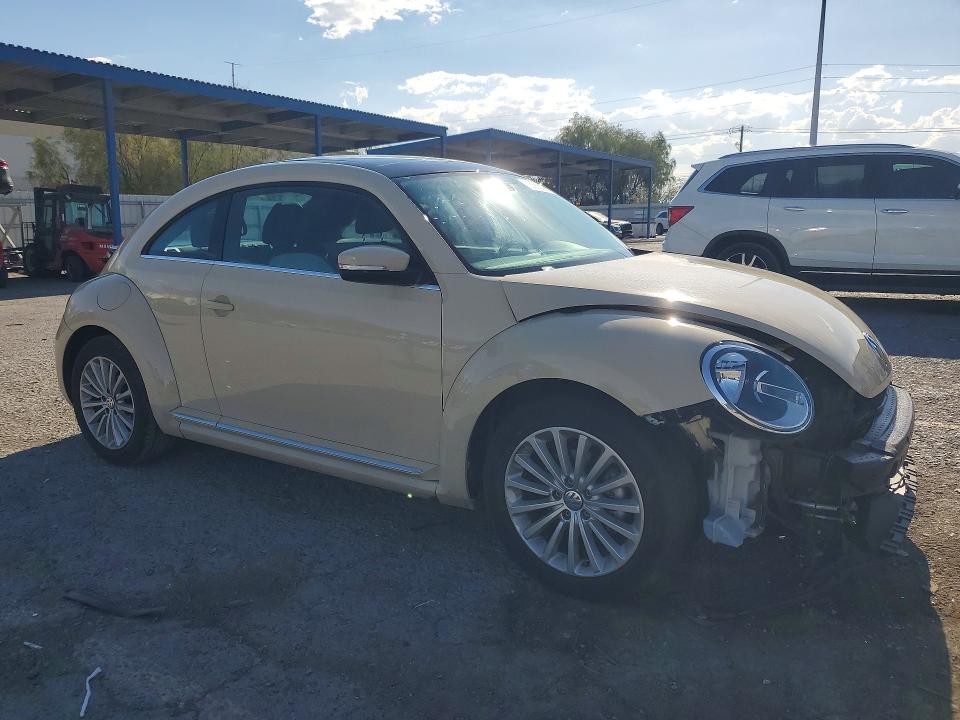 65663296 :رقم المزاد ، 3VWFD7AT7KM703186 vin ، 2019 Volkswagen Beetle مزاد بيع