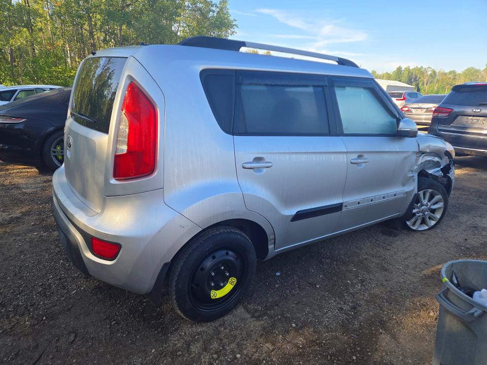 2013 Kia Soul მანქანა იყიდება აუქციონზე, vin: KNDJT2A6XD7574306, აუქციონის ნომერი: 65997366