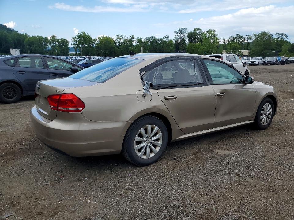 57522166 :رقم المزاد ، 1VWAT7A30FC098447 vin ، 2015 Volkswagen Passat مزاد بيع