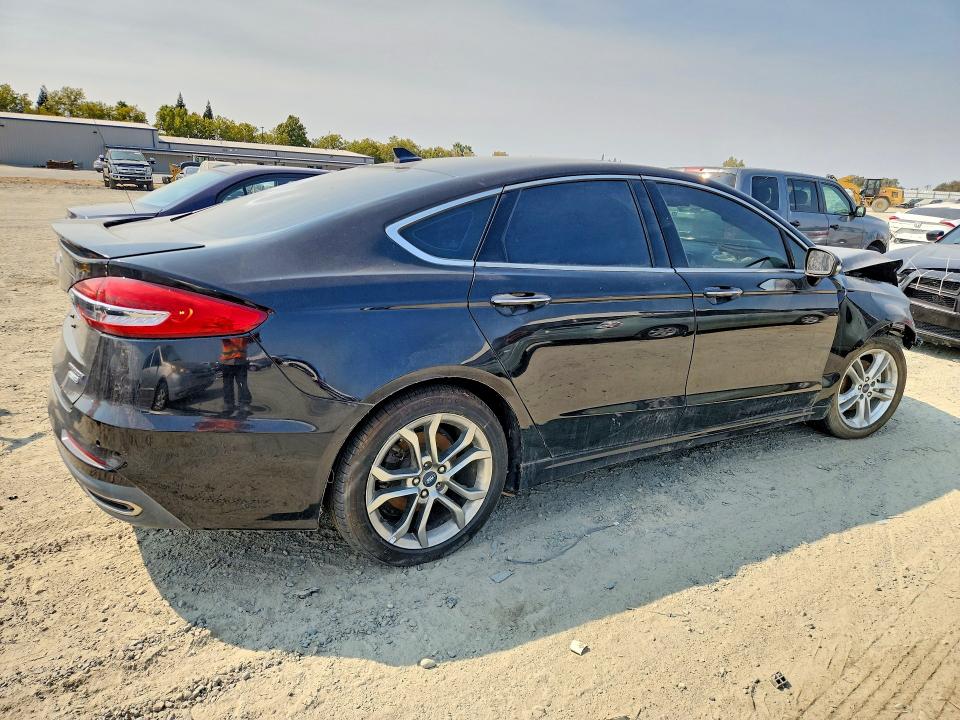 67366346 :رقم المزاد ، 3FA6P0D9XKR181194 vin ، 2019 Ford Fusion مزاد بيع
