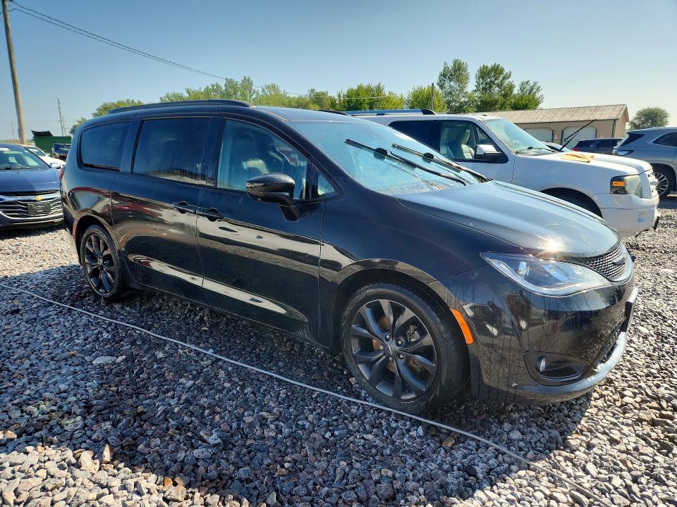 Продаж на аукціоні авто 2020 Chrysler Pacifica, vin: 2C4RC1BGXLR104682, номер лоту: 65669396