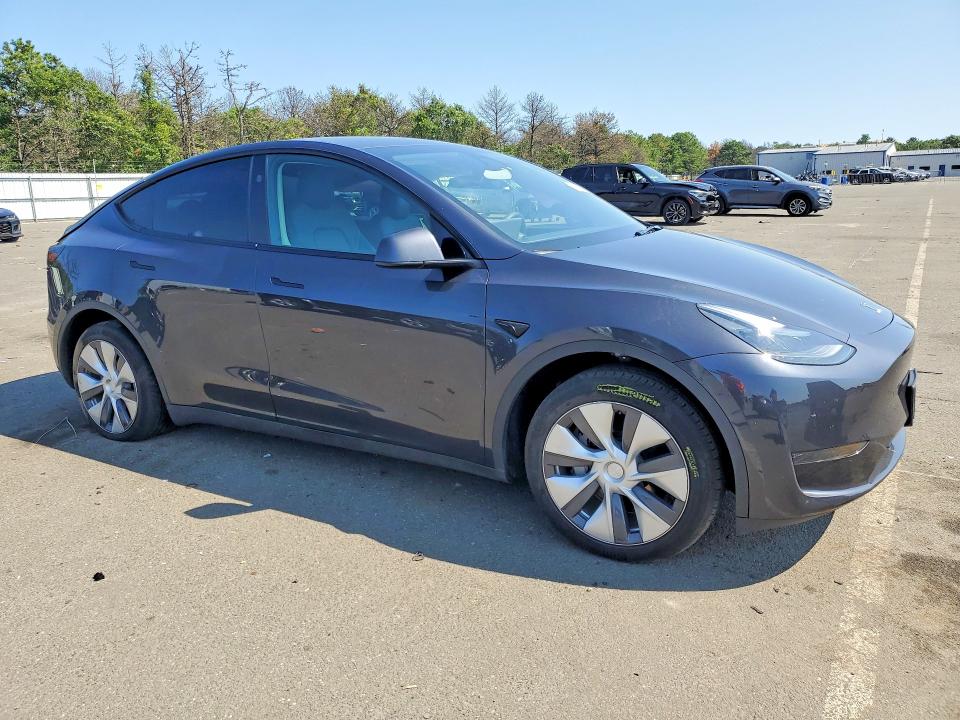 64367586 :رقم المزاد ، 7SAYGDED3RF085340 vin ، 2024 Tesla Model Y مزاد بيع