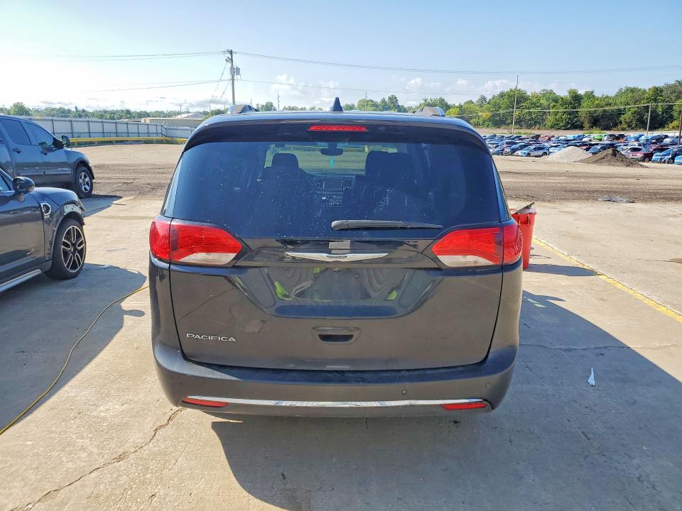 65603676 :رقم المزاد ، 2C4RC1BG8LR139057 vin ، 2020 Chrysler Pacifica مزاد بيع