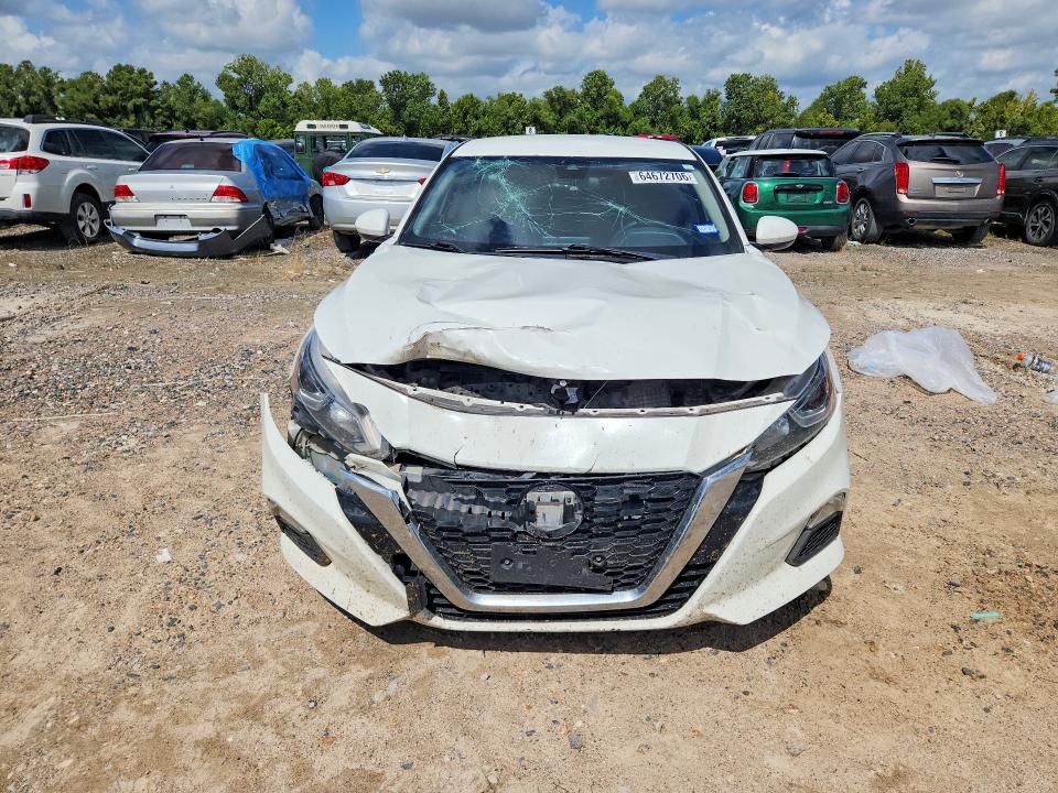 64672706 :رقم المزاد ، 1N4BL4BV9MN380860 vin ، 2021 Nissan Altima مزاد بيع