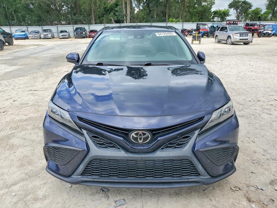 Продаж на аукціоні авто 2021 Toyota Camry, vin: 4T1G11AK4MU569753, номер лоту: 64126466