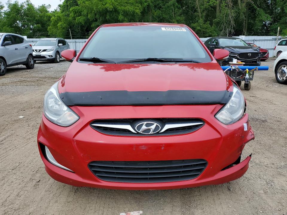 64289446 :رقم المزاد ، KMHCU5AE9DU105235 vin ، 2013 Hyundai Accent مزاد بيع