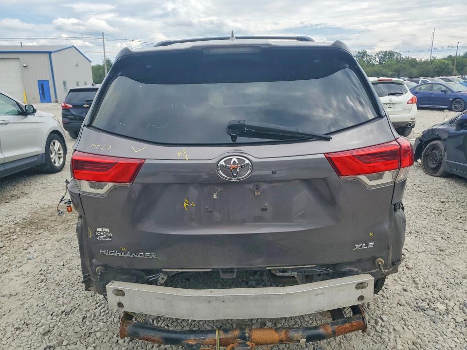 2019 Toyota Highlander მანქანა იყიდება აუქციონზე, vin: 5TDKZRFH2KS339990, აუქციონის ნომერი: 64834606