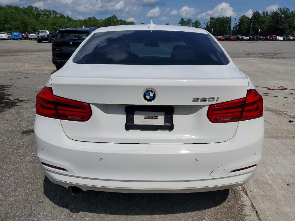 2017 Bmw 320 მანქანა იყიდება აუქციონზე, vin: WBA8E1G35HNU18592, აუქციონის ნომერი: 66757106