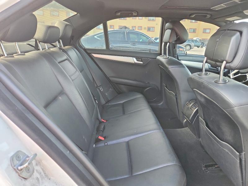 Продажа на аукционе авто 2013 Mercedes-benz C, vin: WDDGF4HB8DR270062, номер лота: 65863046