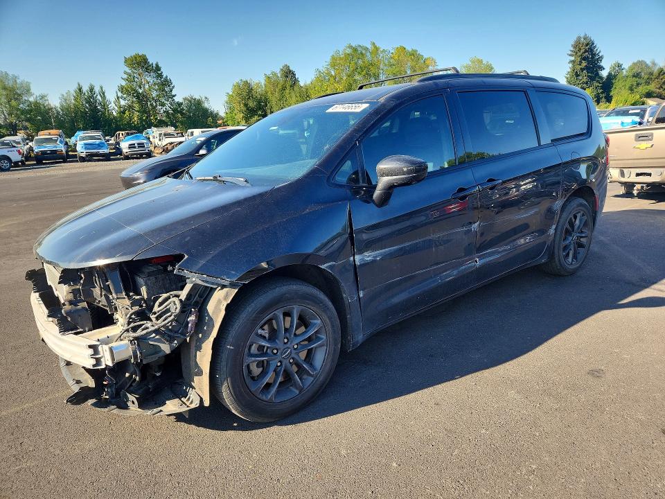 Auction sale of the 2020 Chrysler Pacifica, vin: 2C4RC3BG0LR263674, lot number: 67146656
