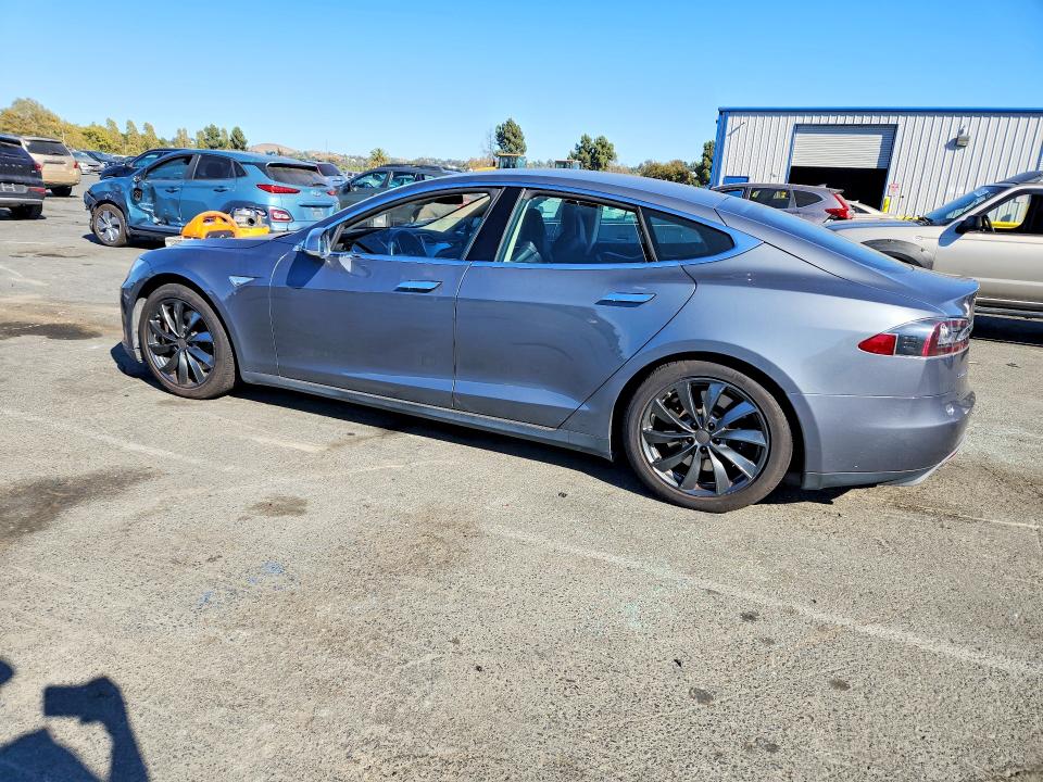 65501856 :رقم المزاد ، 5YJSA1CN4DFP05930 vin ، 2013 Tesla Model S مزاد بيع