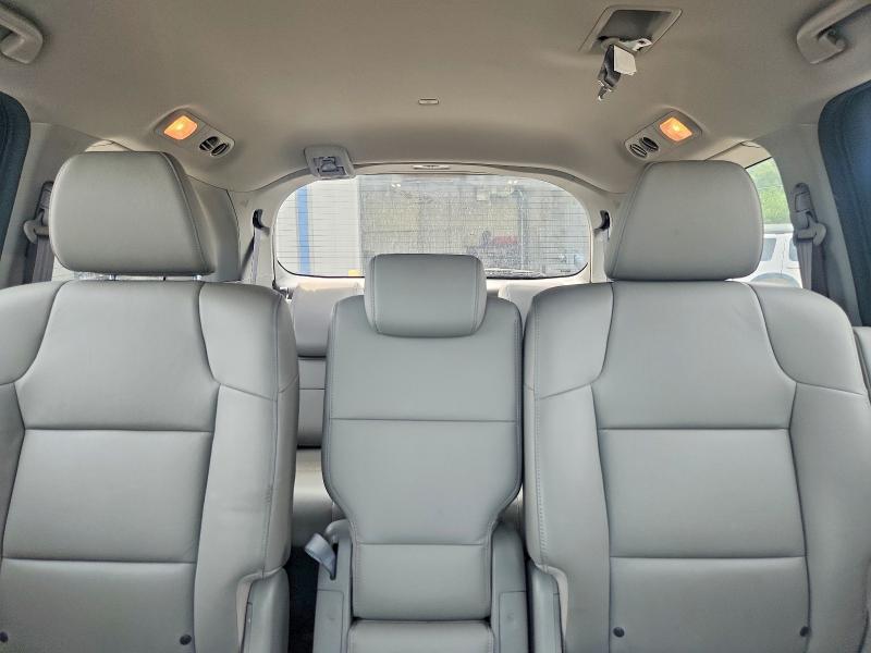 64491156 :رقم المزاد ، 5FNRL5H62FB060389 vin ، 2015 Honda Odyssey مزاد بيع