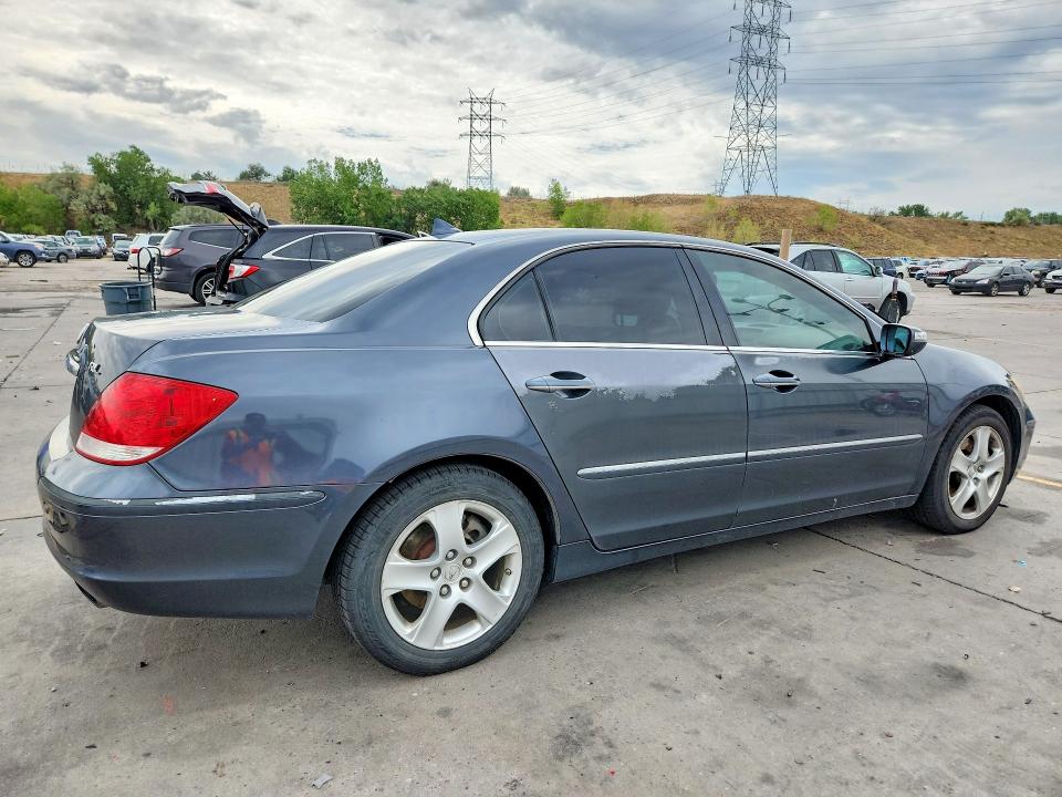 65120246 :رقم المزاد ، JH4KB16545C012409 vin ، 2005 Acura Rl مزاد بيع