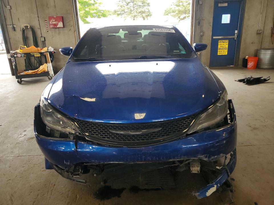 64563396 :رقم المزاد ، 1C3CCCDG0FN589449 vin ، 2015 Chrysler 200 مزاد بيع