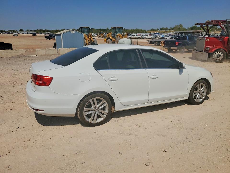 64651776 :رقم المزاد ، 3VWLA7AJ6FM203696 vin ، 2015 Volkswagen Jetta مزاد بيع