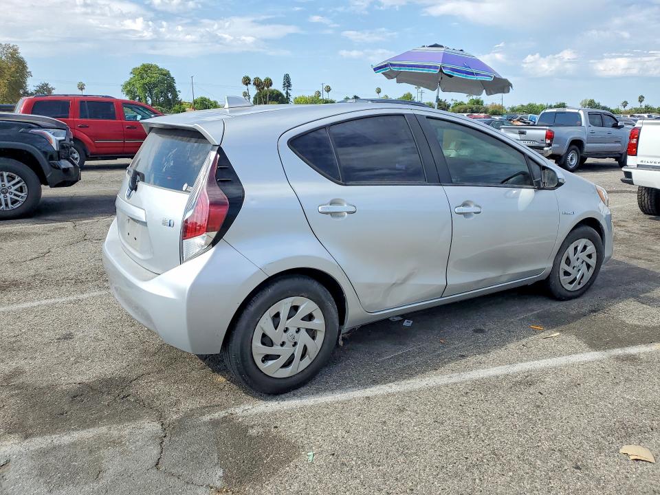 Продажа на аукционе авто 2016 Toyota Prius C, vin: JTDKDTB33G1115976, номер лота: 64685916