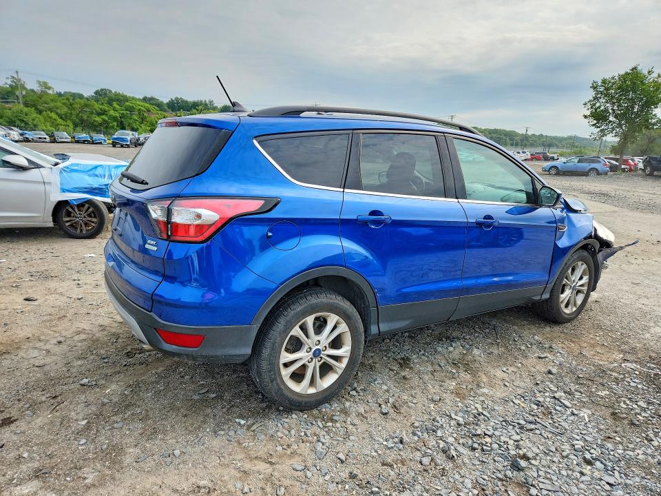 64386786 :رقم المزاد ، 1FMCU0HDXJUA21663 vin ، 2018 Ford Escape مزاد بيع