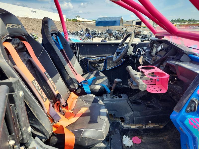 63921136 :رقم المزاد ، 3NSVFE929JF410075 vin ، 2018 Polaris Rzr مزاد بيع