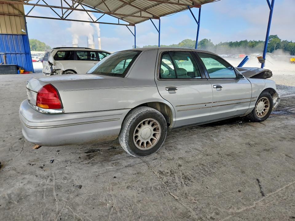 66929256 :رقم المزاد ، 2FAFP74W6YX149531 vin ، 2000 Ford Crown Victoria مزاد بيع