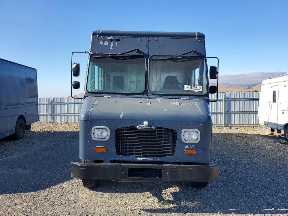 59184486 :رقم المزاد ، 4UZAC2EA5LCLZ6921 vin ، 2020 Frht - Freightliner Mt45 مزاد بيع