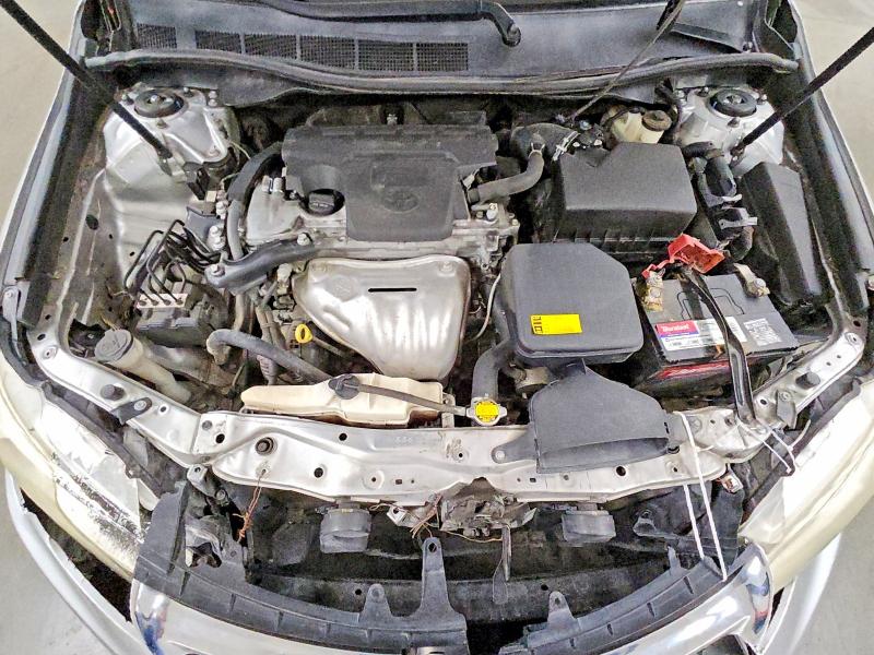 60646336 :رقم المزاد ، 4T1BF1FK1FU004576 vin ، 2015 Toyota Camry مزاد بيع