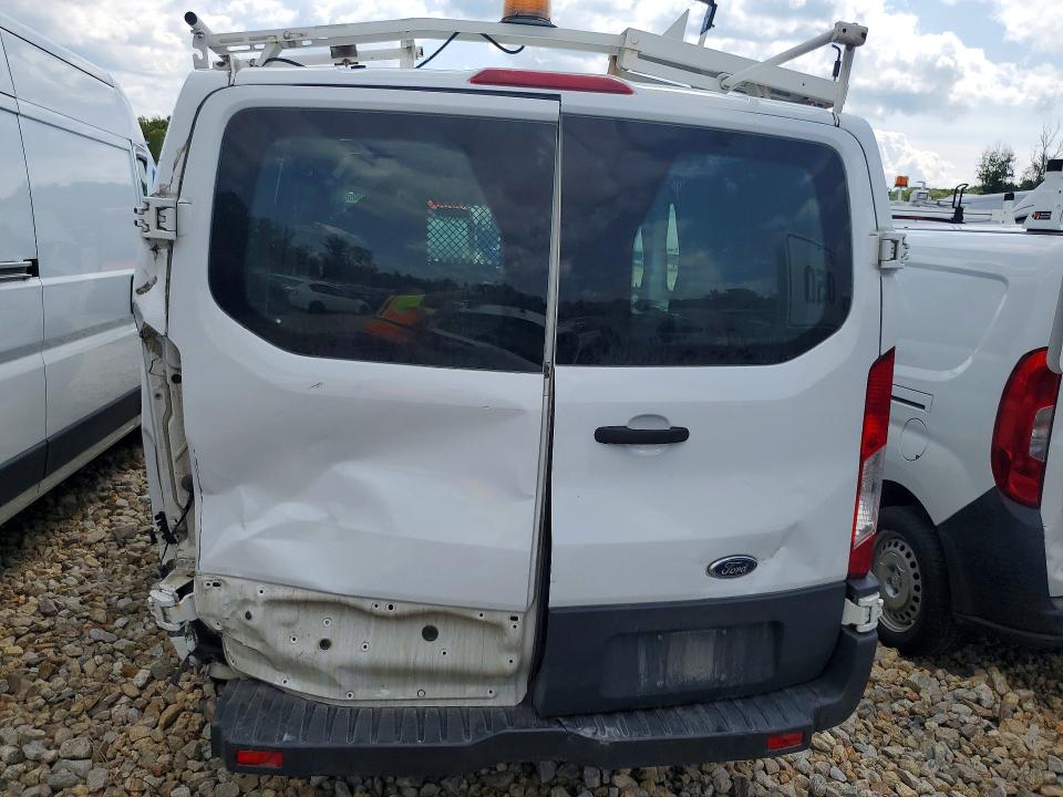 61638056 :رقم المزاد ، 1FTNE1ZM7FKA16521 vin ، 2015 Ford Transit مزاد بيع