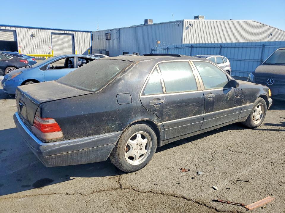 63441696 :رقم المزاد ، WDBGA43G0XA427578 vin ، 1999 Mercedes-benz S مزاد بيع