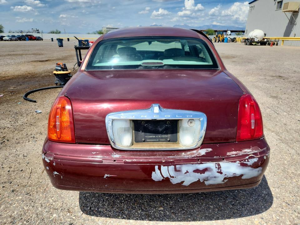 Продажа на аукционе авто 2001 Lincoln Town Car, vin: 1LNHM82W01Y629795, номер лота: 65164786