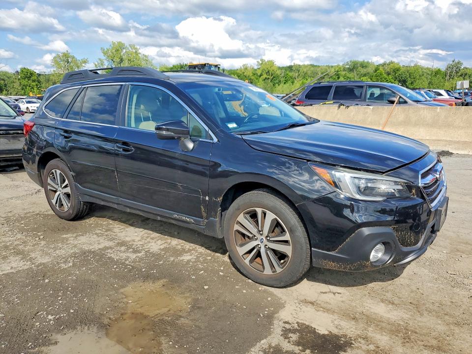65897886 :رقم المزاد ، 4S4BSANC4J3296146 vin ، 2018 Subaru Outback مزاد بيع