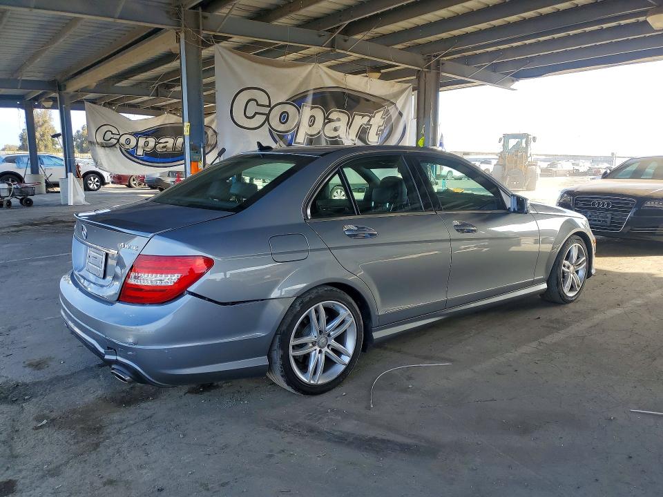 Продаж на аукціоні авто 2014 Mercedes-benz C, vin: WDDGF8AB7EA943540, номер лоту: 64477126