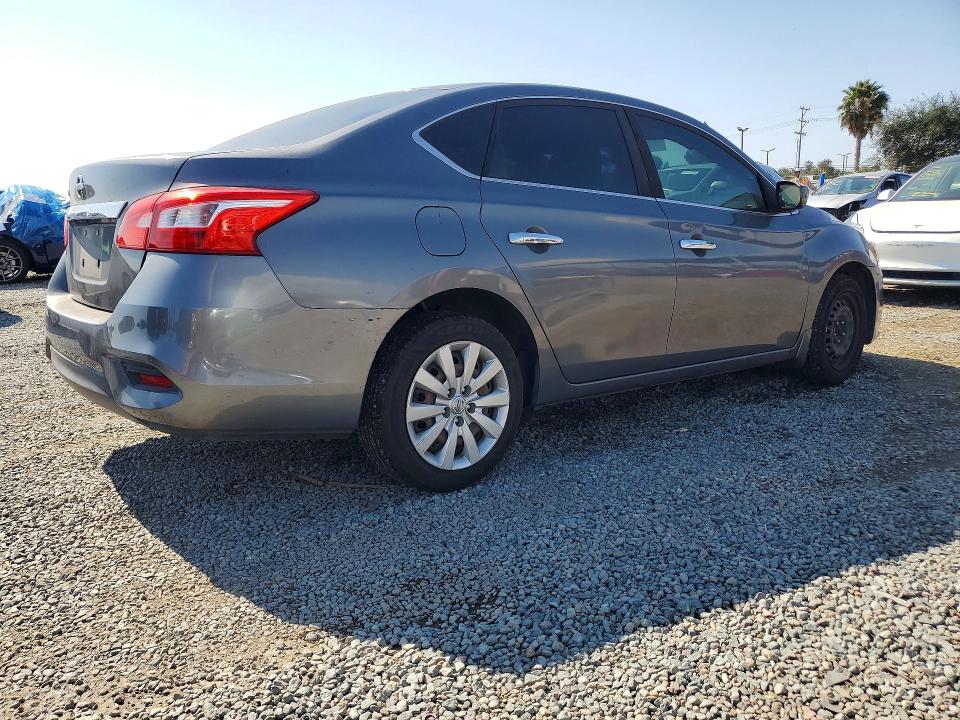 Продажа на аукционе авто 2017 Nissan Sentra, vin: 3N1AB7AP7HL640811, номер лота: 64675496