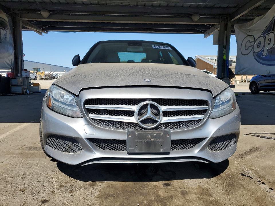 64463656 :رقم المزاد ، 55SWF4KB0GU136766 vin ، 2016 Mercedes-benz C مزاد بيع