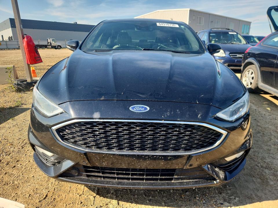 64310736 :رقم المزاد ، 3FA6P0VP0HR255681 vin ، 2017 Ford Fusion مزاد بيع