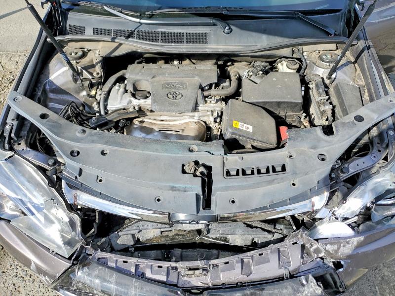 63889346 :رقم المزاد ، 4T1BF1FK5HU305208 vin ، 2017 Toyota Camry مزاد بيع