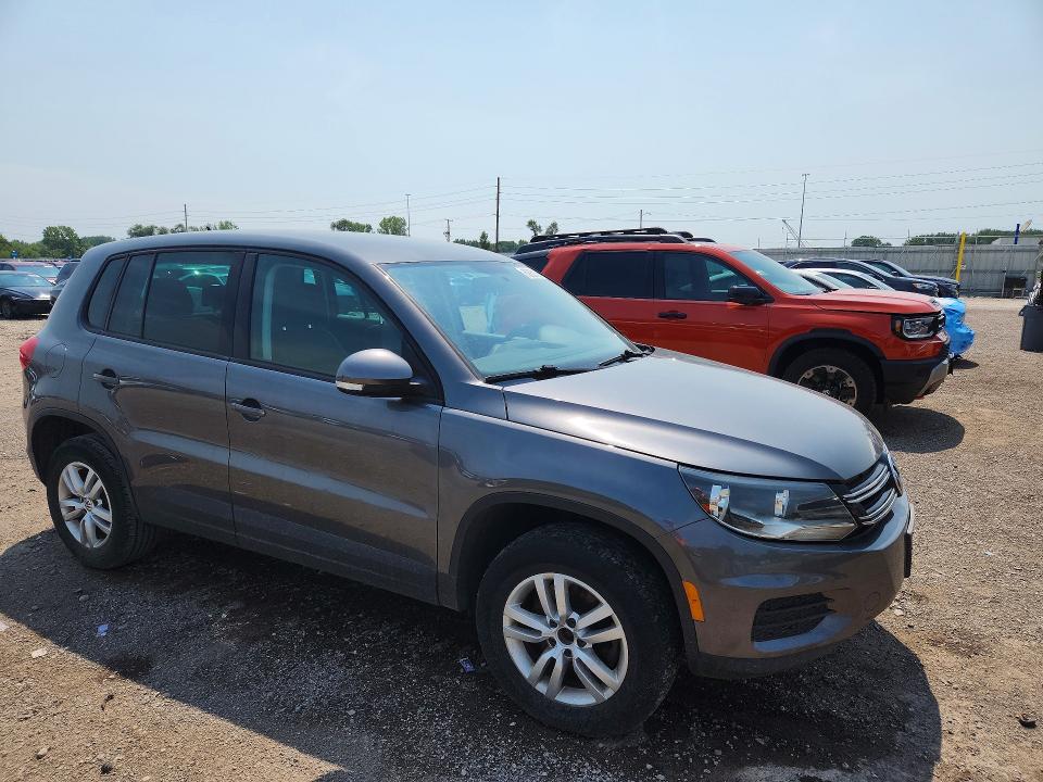 63905136 :رقم المزاد ، WVGAV7AX1CW004999 vin ، 2012 Volkswagen Tiguan مزاد بيع