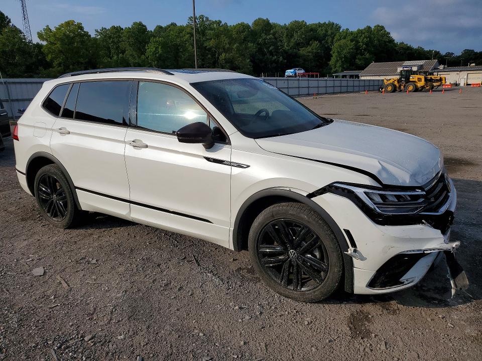 Продажа на аукционе авто 2022 Volkswagen Tiguan, vin: 3VV8B7AX6NM175294, номер лота: 65996346