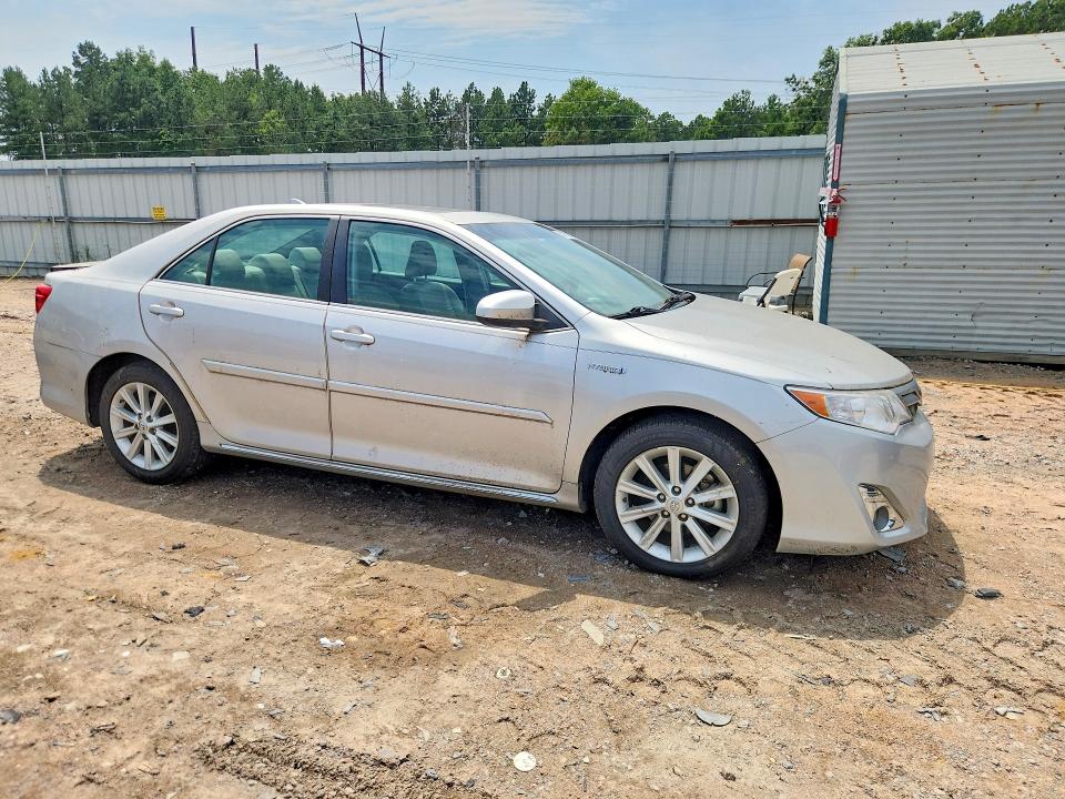 2014 Toyota Camry Hybrid მანქანა იყიდება აუქციონზე, vin: 4T1BD1FK3EU122908, აუქციონის ნომერი: 64272606