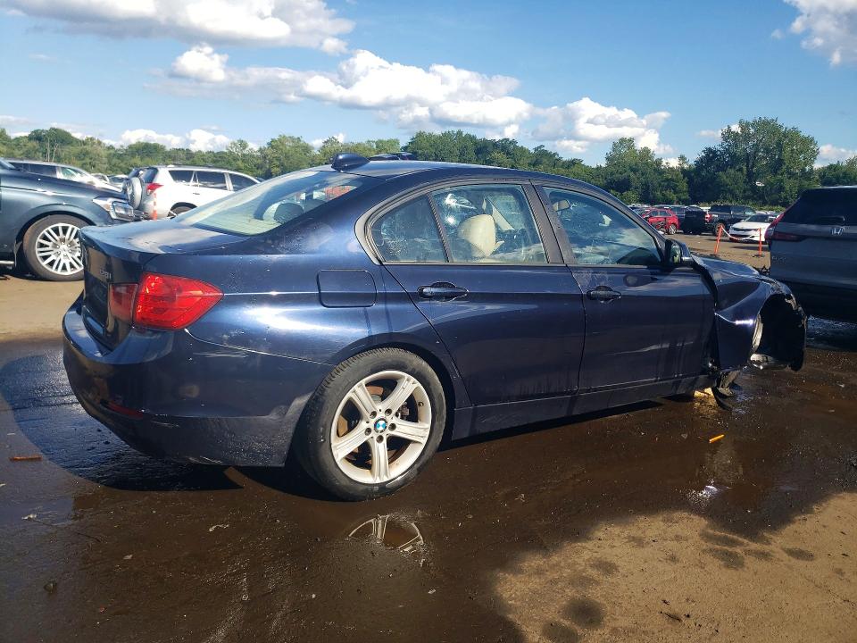 66132096 :رقم المزاد ، WBA3B5G5XDNS02551 vin ، 2013 Bmw 328 مزاد بيع