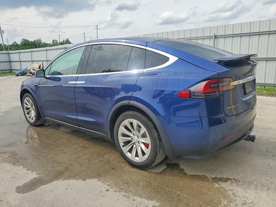 Продажа на аукционе авто 2018 Tesla Model X, vin: 5YJXCBE43JF122089, номер лота: 64534916