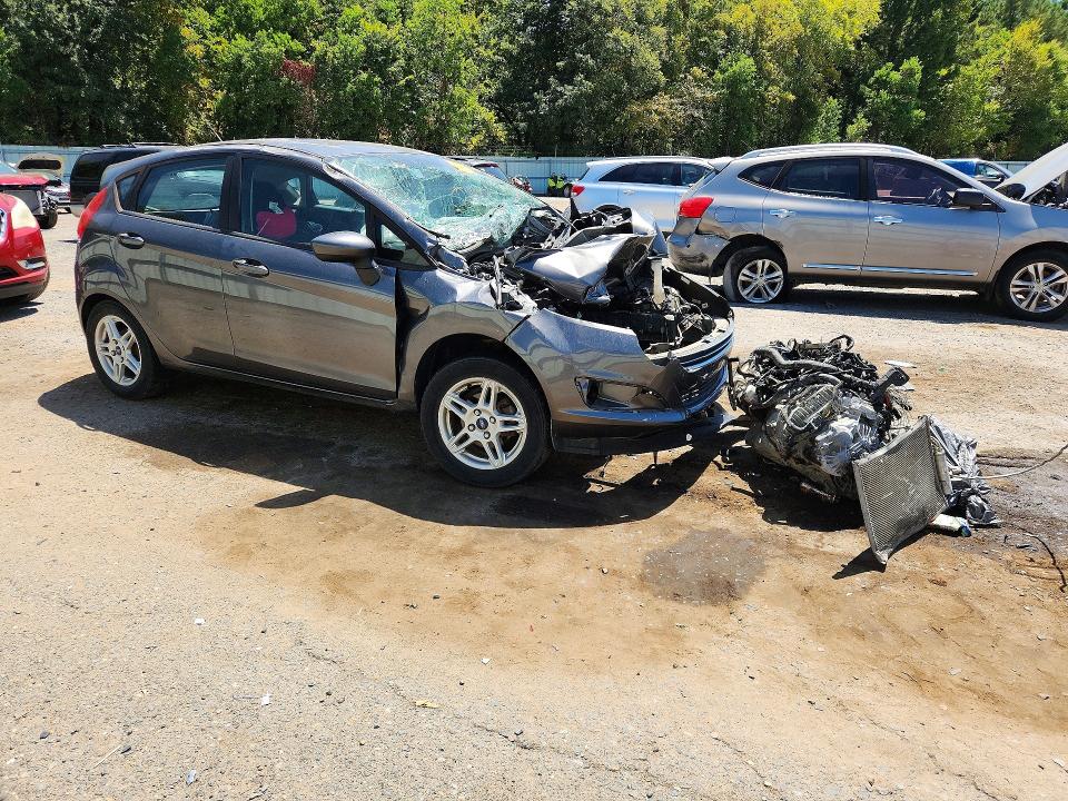 65476466 :رقم المزاد ، 3FADP4EJ1HM135749 vin ، 2017 Ford Fiesta مزاد بيع