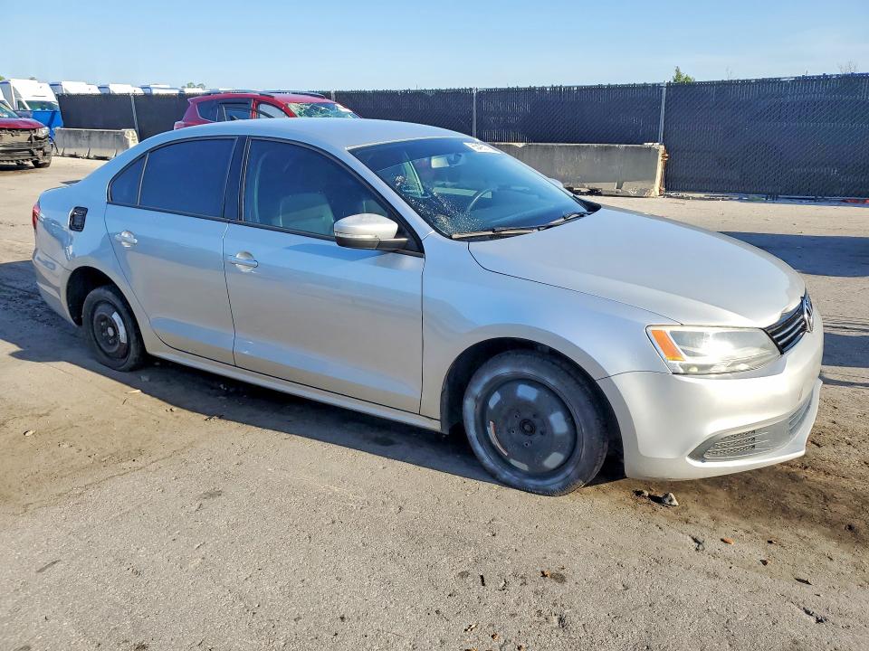 65405116 :رقم المزاد ، 3VWD07AJ9EM239775 vin ، 2014 Volkswagen Jetta مزاد بيع